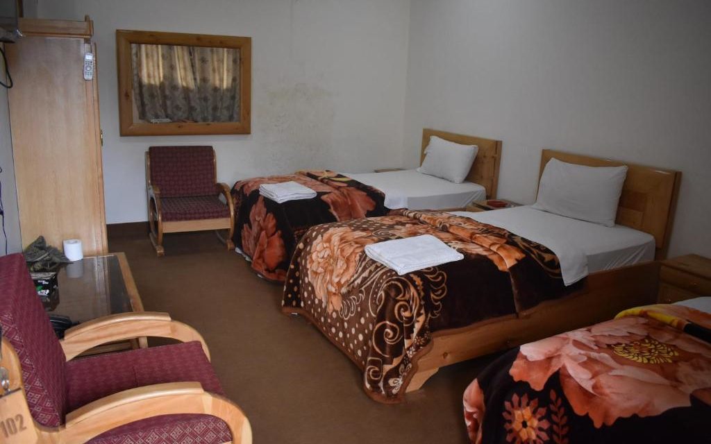 paradise hotel gilgit