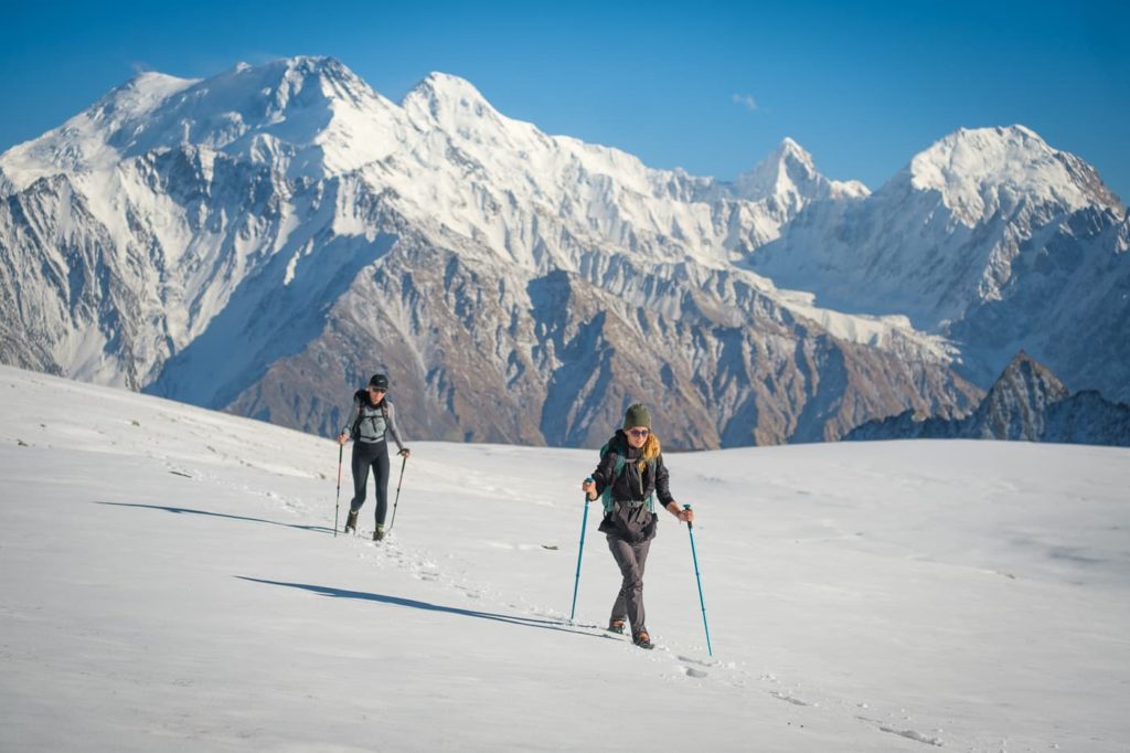 hiking in hunza pakistan